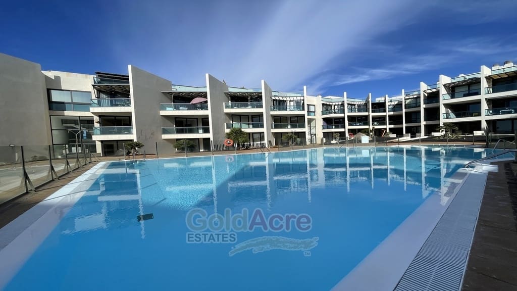 4 bedroom Apartment for sale in El Cotillo with pool - € 311,430 (Ref: 7664858)
