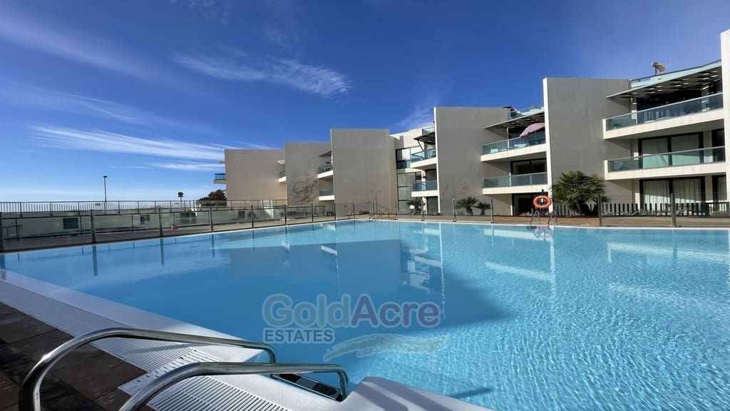 4 bedroom Apartment for sale in El Cotillo with pool - € 311,430 (Ref: 7664858)