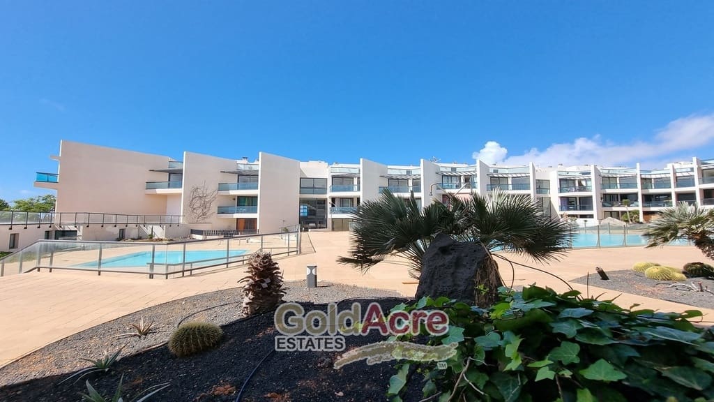 4 bedroom Apartment for sale in El Cotillo with pool - € 311,430 (Ref: 7664858)