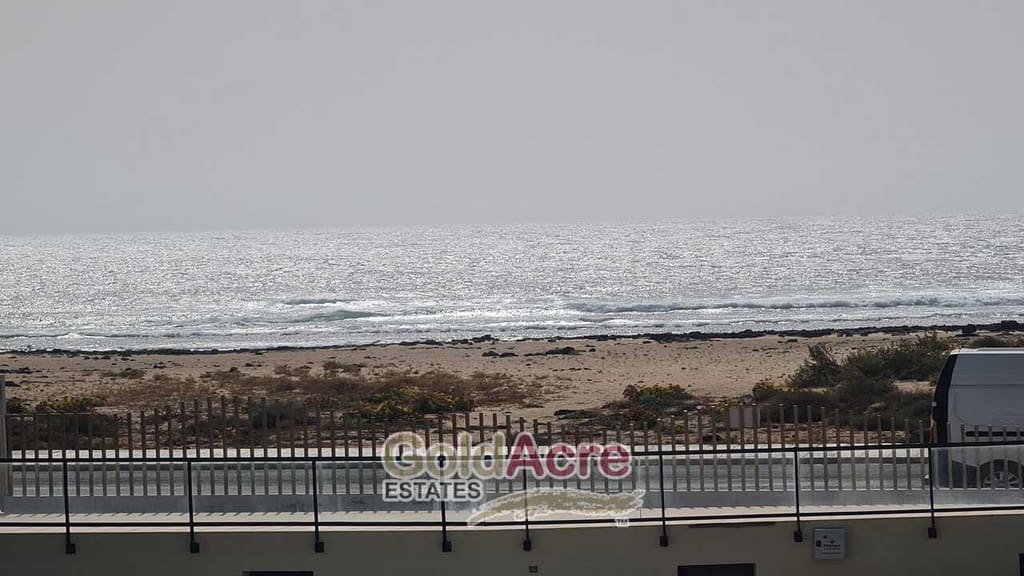 4 bedroom Apartment for sale in El Cotillo with pool - € 311,430 (Ref: 7664858)