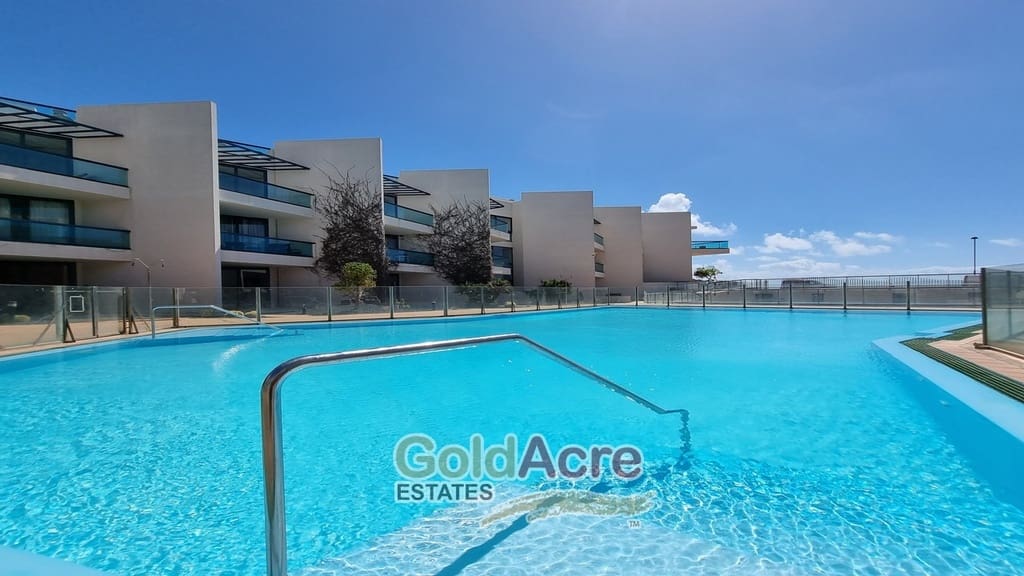 4 bedroom Apartment for sale in El Cotillo with pool - € 311,430 (Ref: 7664858)
