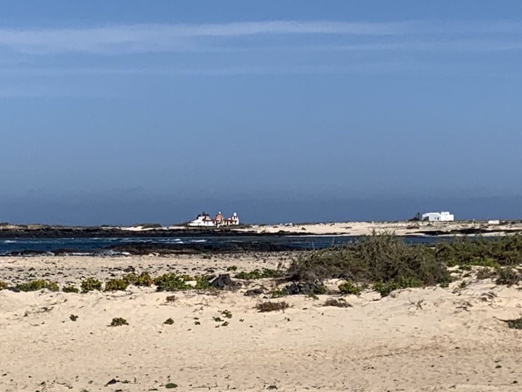 2 bedroom Apartment for sale in El Cotillo with pool - € 307,170 (Ref: 7743298)