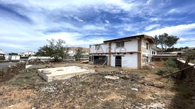 2 soveværelse Villa til salg i Villaverde, La Oliva med garage - € 285.000 (Ref: 7754028)