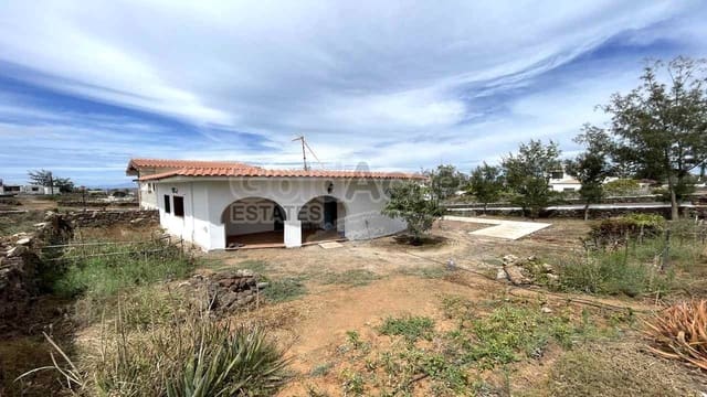 2 soveværelse Villa til salg i Villaverde, La Oliva med garage - € 285.000 (Ref: 7754028)