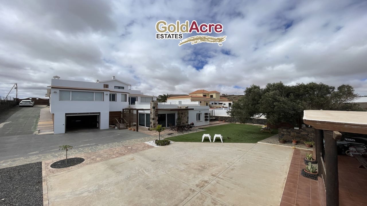 3 soveværelse Villa til salg i Villaverde - € 850.000 (Ref: 8187206)