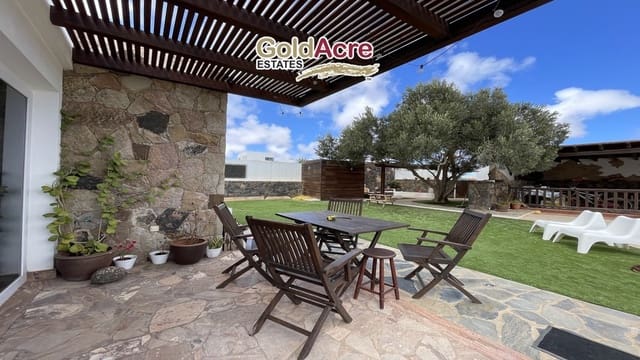 3 soveværelse Villa til salg i Villaverde, La Oliva - € 850.000 (Ref: 8187206)