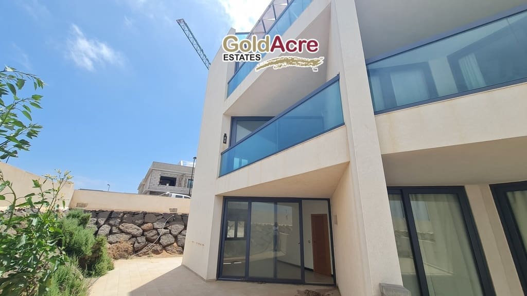4 bedroom Apartment for sale in El Cotillo with pool - € 336,960 (Ref: 8246846)