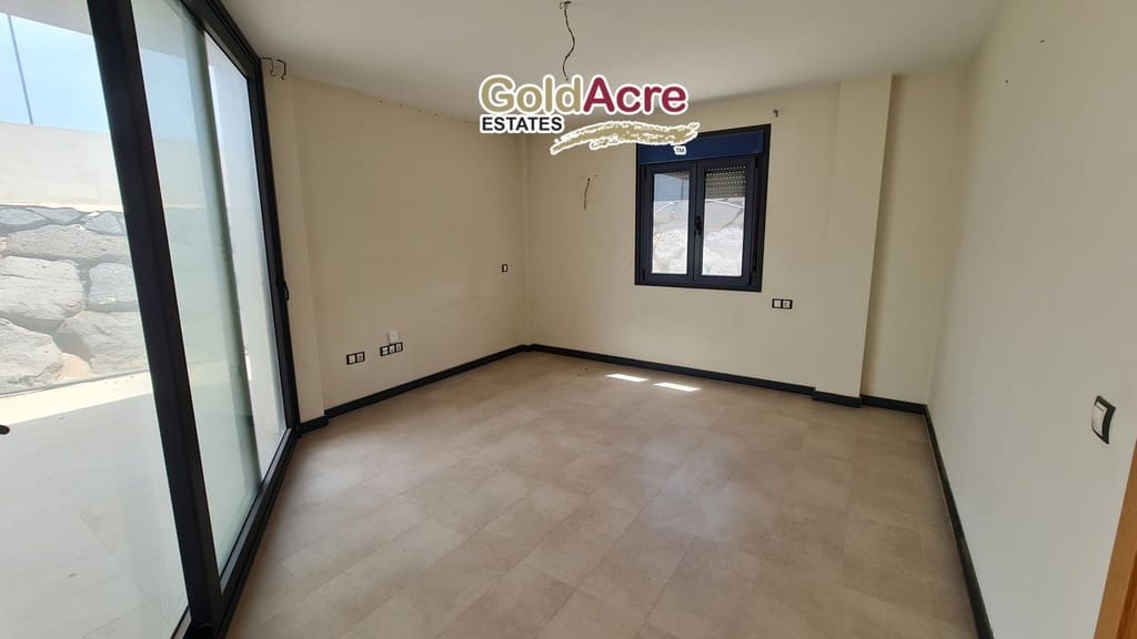 4 bedroom Apartment for sale in El Cotillo with pool - € 336,960 (Ref: 8246846)