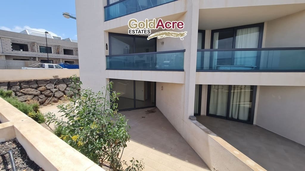 4 bedroom Apartment for sale in El Cotillo with pool - € 336,960 (Ref: 8246846)