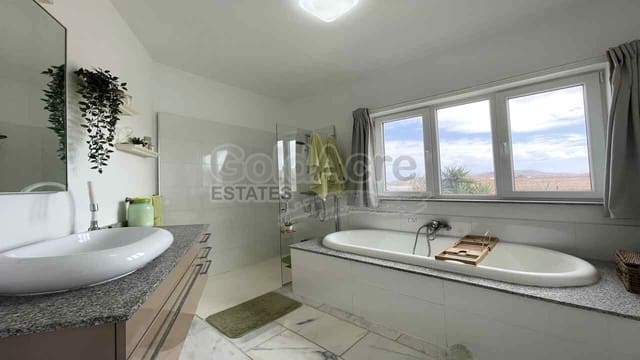 7 makuuhuone Huvila myytävänä paikassa Villaverde, La Oliva - 649 000 € (Ref: 8270638)