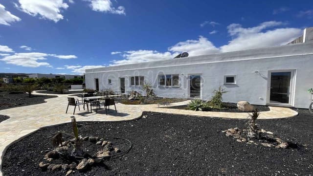 7 soveværelse Villa til salg i Villaverde, La Oliva med swimmingpool - € 649.000 (Ref: 8270638)