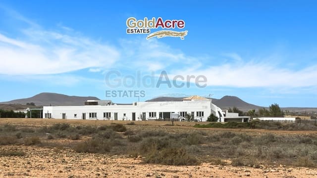 7 sovrum Villa till salu i Villaverde, La Oliva med pool - 649 000 € (Ref: 8270638)