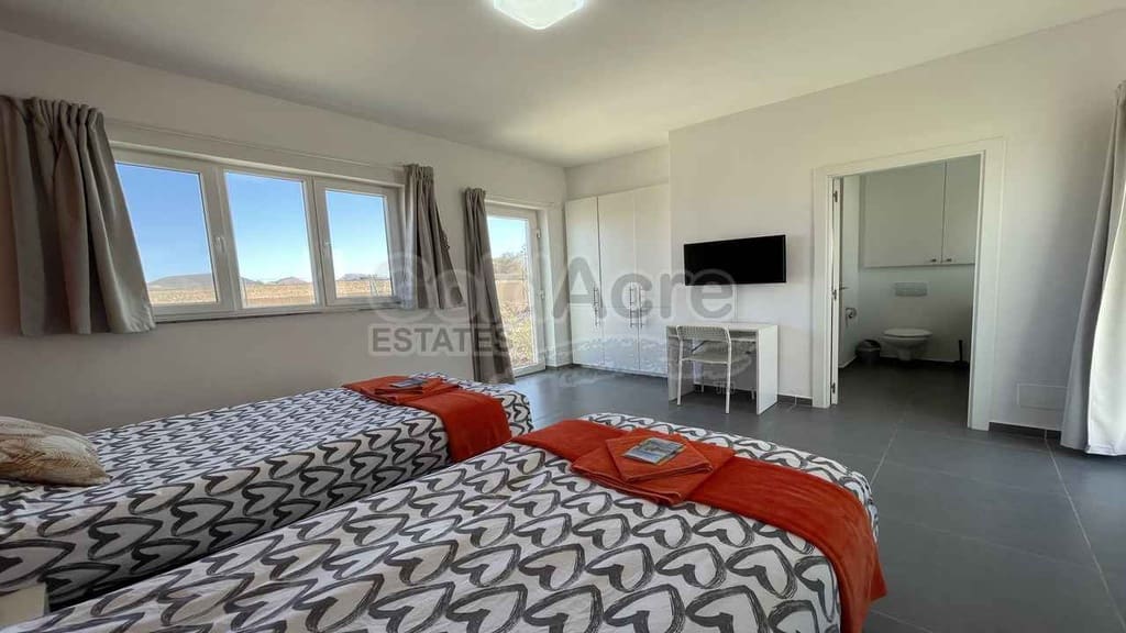 7 bedroom Villa for sale in Villaverde with pool - € 649,000 (Ref: 8270638)