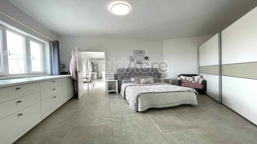 Chalet de 7 habitaciones en Villaverde en venta con piscina - 649.000 € (Ref: 8270638)