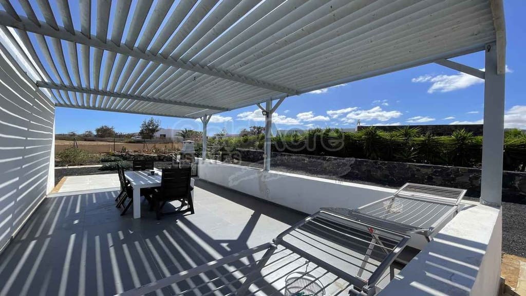Chalet de 7 habitaciones en Villaverde en venta con piscina - 649.000 € (Ref: 8270638)