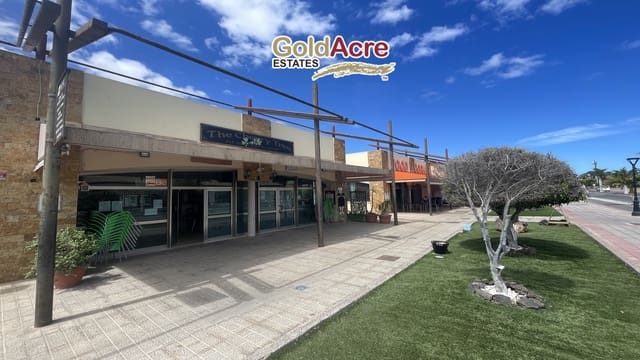 Commercial for sale in Corralejo, La Oliva - € 425,000 (Ref: 8318431)