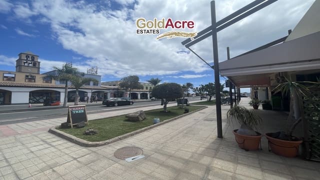 Commercial for sale in Corralejo, La Oliva - € 425,000 (Ref: 8318431)