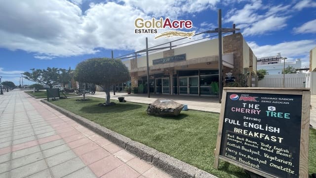 Local Comercial en Corralejo, La Oliva en venta - 425.000 € (Ref: 8318431)