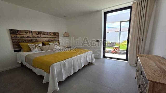 Chalet de 3 habitaciones en Villaverde, La Oliva en venta con piscina - 498.000 € (Ref: 8337627)