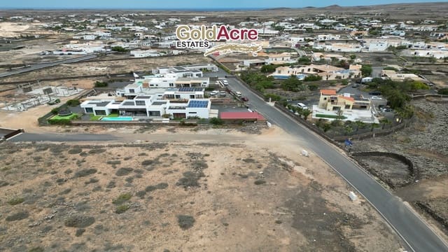 Landgrundstück zu verkaufen in Lajares, La Oliva - 225.000 € (Ref: 8374005)