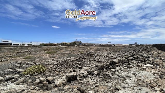 Landgrundstück zu verkaufen in Lajares, La Oliva - 225.000 € (Ref: 8374005)