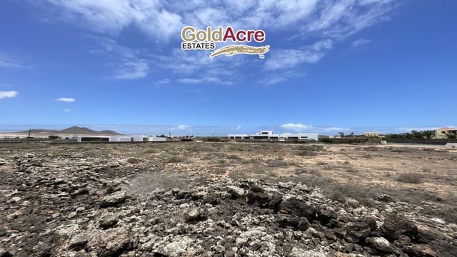 Landgrundstück zu verkaufen in Lajares, La Oliva - 225.000 € (Ref: 8374005)