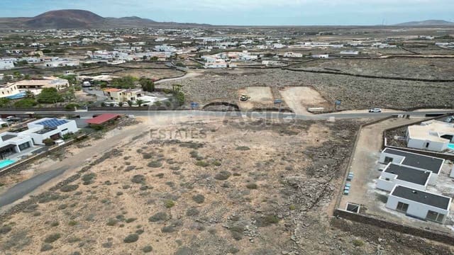 Undeveloped Land for sale in Lajares, La Oliva - € 199,000 (Ref: 8374005)