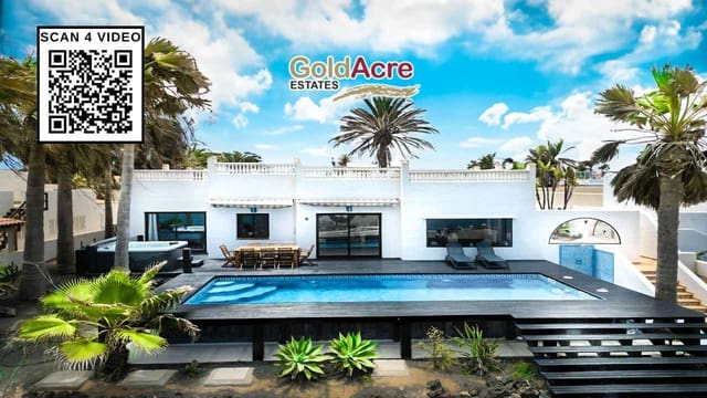 3 soverom Villa til salgs i Corralejo, La Oliva med svømmebasseng - € 2 200 000 (Ref: 8409562)