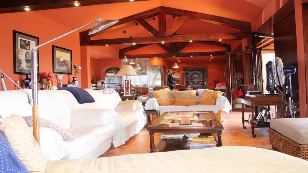 4 bedroom Villa for sale in Tesejerague with pool - € 795,000 (Ref: 8434184)