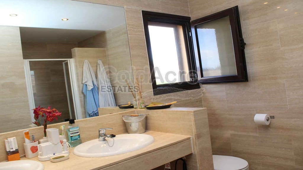 4 bedroom Villa for sale in Tesejerague with pool garage - € 795,000 (Ref: 8434184)