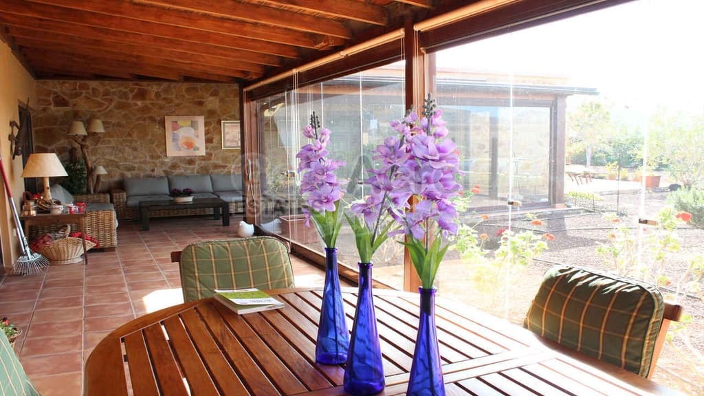 4 bedroom Villa for sale in Tesejerague with pool garage - € 795,000 (Ref: 8434184)