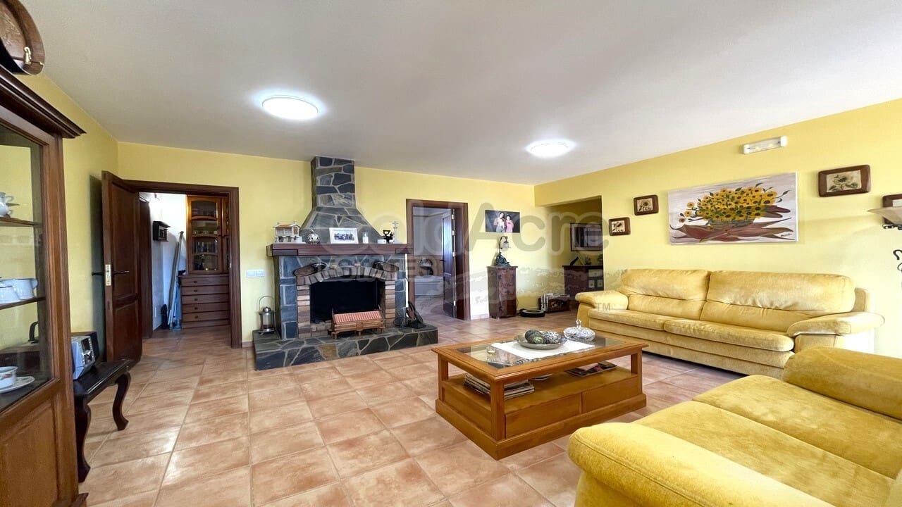 3 bedroom Villa for sale in Villaverde - € 575,000 (Ref: 8454460)