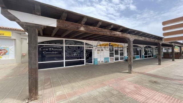 Kaupallinen myytävänä paikassa Corralejo, La Oliva - 275 000 € (Ref: 8472255)