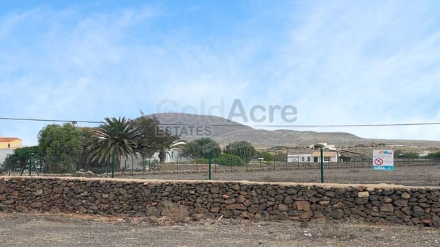 Undeveloped Land for sale in La Oliva - € 165,000 (Ref: 8509459)