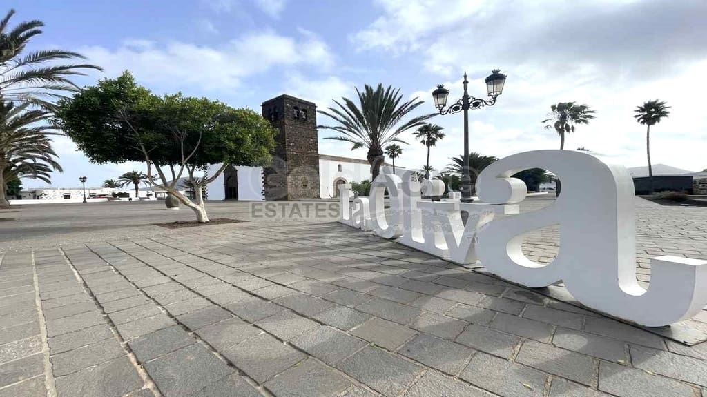 Ubebygd land til salgs i La Oliva - € 165 000 (Ref: 8509459)