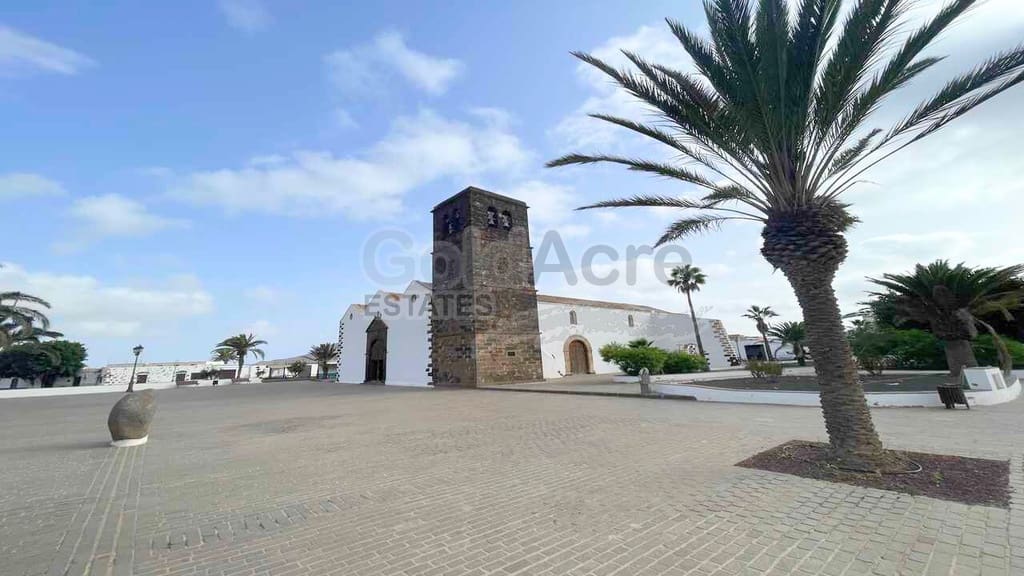 Undeveloped Land for sale in La Oliva - € 165,000 (Ref: 8509459)