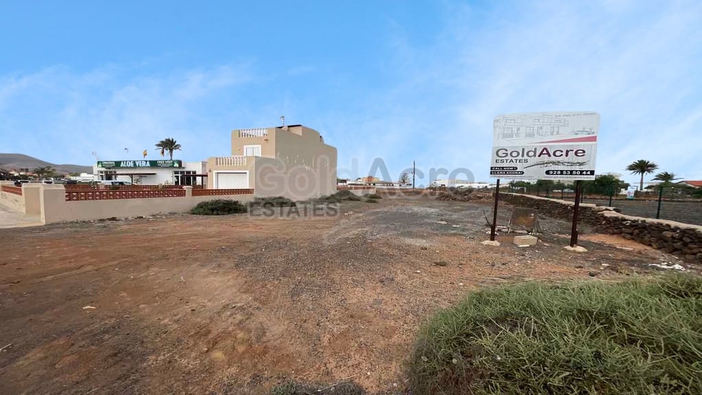 Undeveloped Land for sale in La Oliva - € 165,000 (Ref: 8509459)