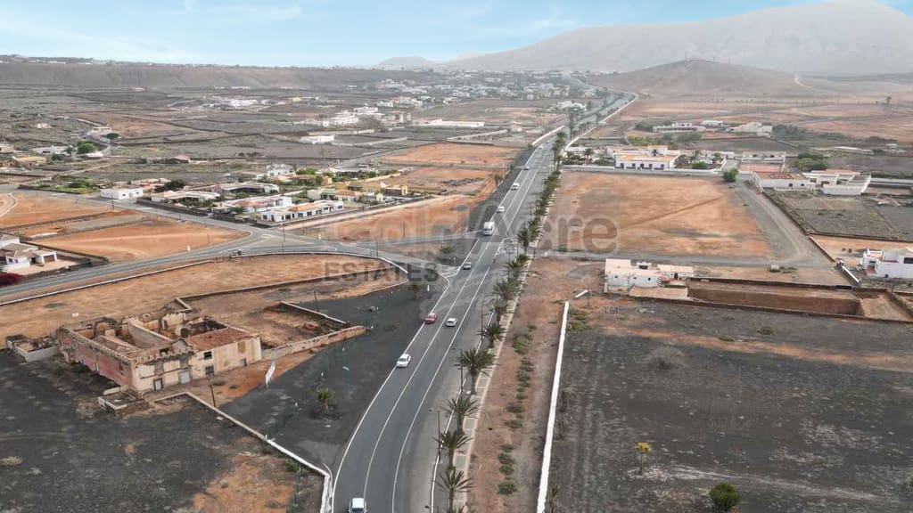 Undeveloped Land for sale in La Oliva - € 165,000 (Ref: 8509459)