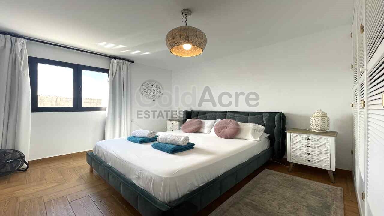 4 soveværelse Villa til salg i La Oliva med swimmingpool - € 630.000 (Ref: 8529333)