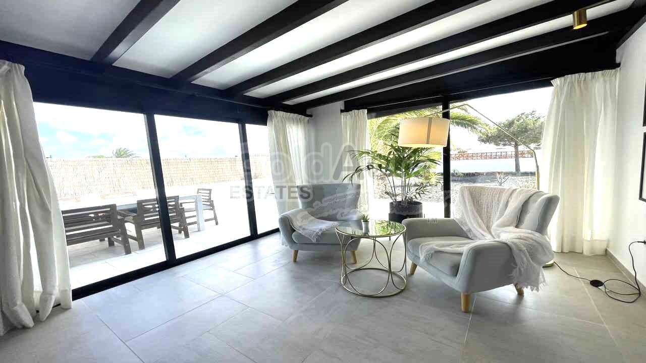 4 soveværelse Villa til salg i La Oliva med swimmingpool - € 630.000 (Ref: 8529333)