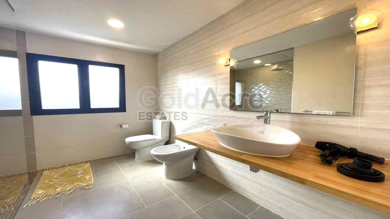 4 soveværelse Villa til salg i La Oliva med swimmingpool - € 630.000 (Ref: 8529333)