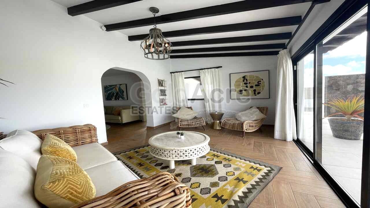 4 soveværelse Villa til salg i La Oliva med swimmingpool - € 630.000 (Ref: 8529333)