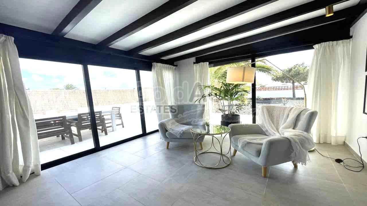 4 Zimmer Villa zu verkaufen in La Oliva mit Pool - 630.000 € (Ref: 8529333)