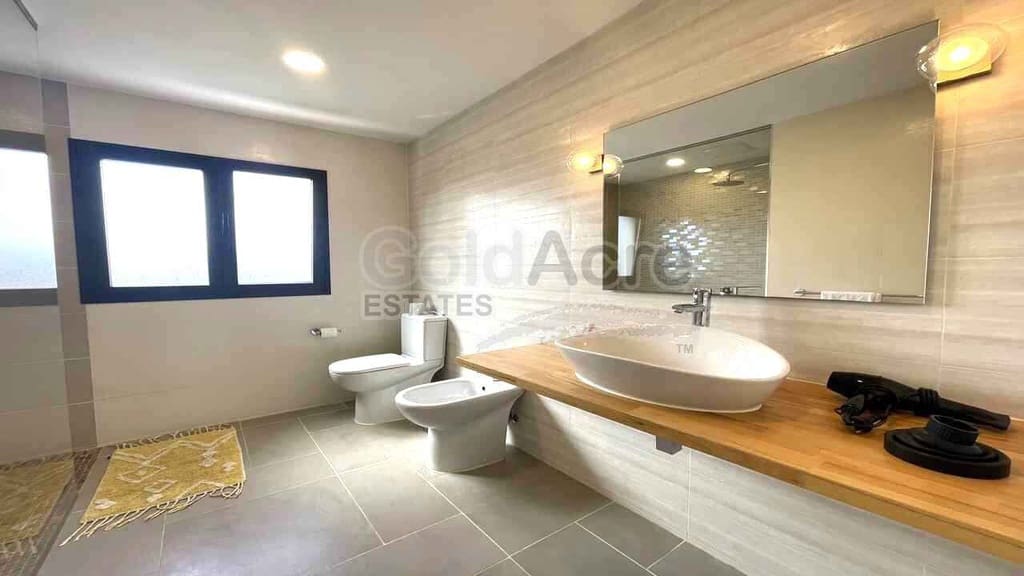 4 soveværelse Villa til salg i La Oliva med swimmingpool - € 630.000 (Ref: 8529333)