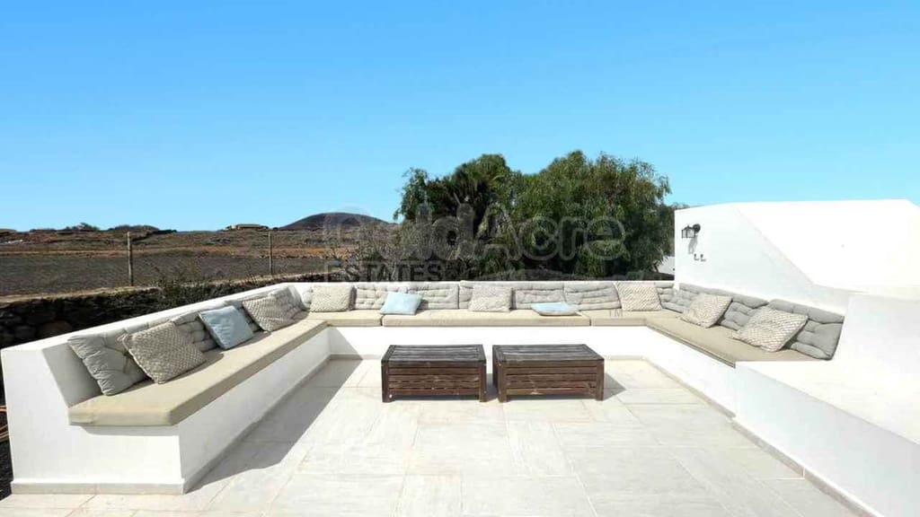 Chalet de 4 habitaciones en La Oliva en venta con piscina garaje - 630.000 € (Ref: 8529333)