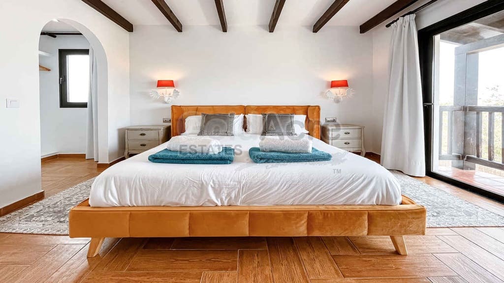 Chalet de 4 habitaciones en La Oliva en venta con piscina garaje - 630.000 € (Ref: 8529333)