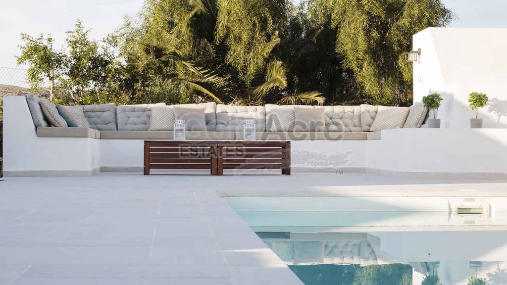 Chalet de 4 habitaciones en La Oliva en venta con piscina garaje - 630.000 € (Ref: 8529333)