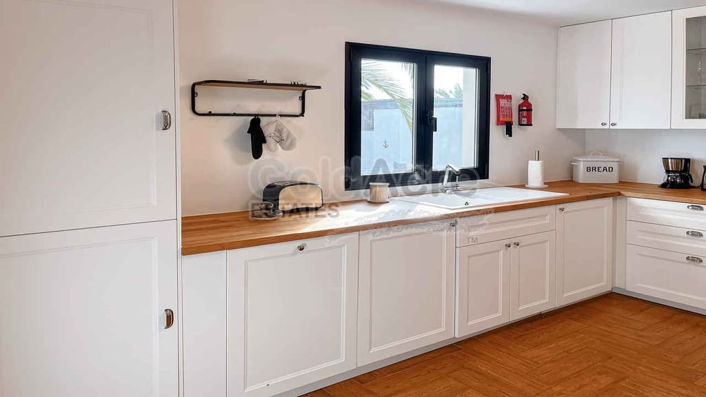 Chalet de 4 habitaciones en La Oliva en venta con piscina garaje - 630.000 € (Ref: 8529333)