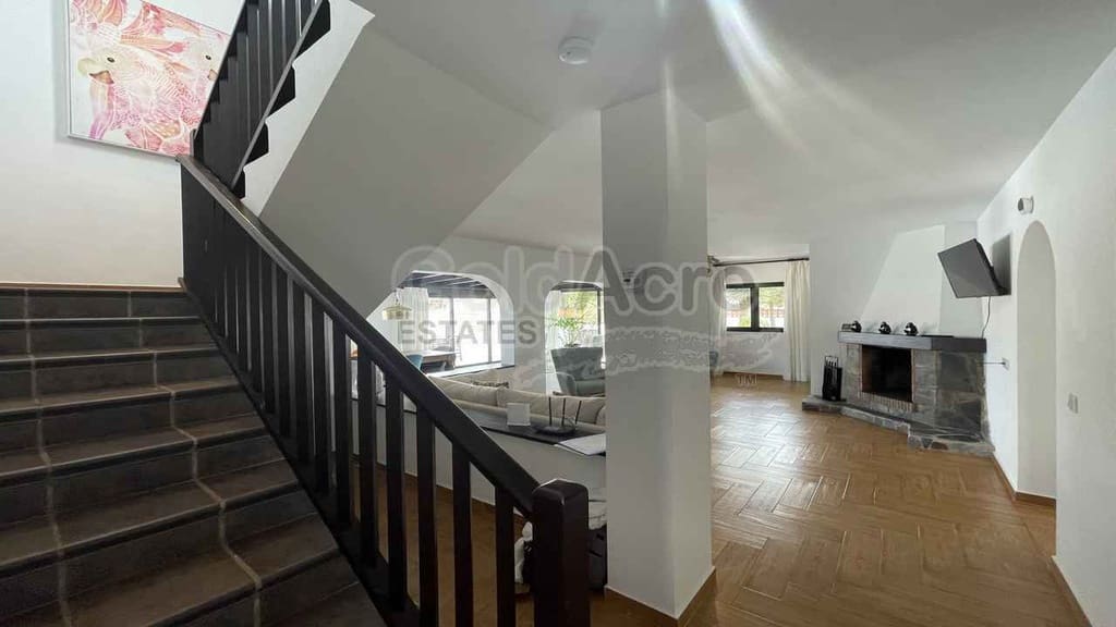 Chalet de 4 habitaciones en La Oliva en venta con piscina garaje - 630.000 € (Ref: 8529333)