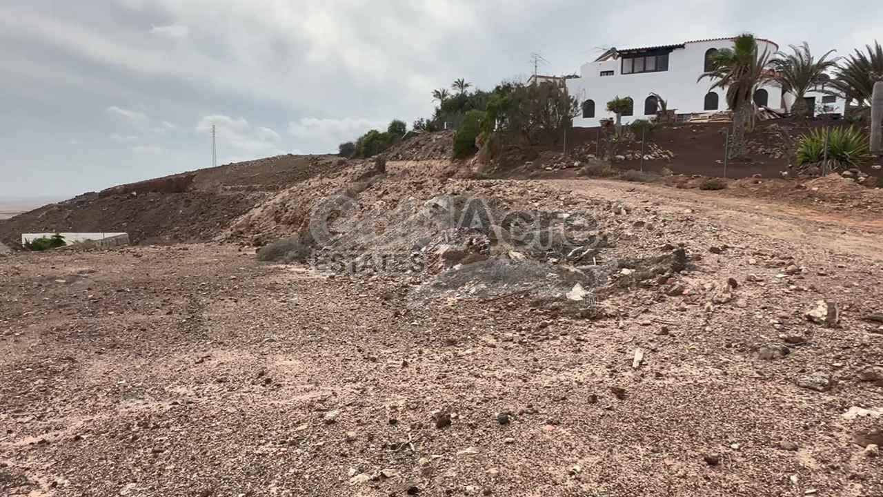 Grunde uden byggetilladelser til salg i Parque Holandes - € 185.000 (Ref: 8574059)